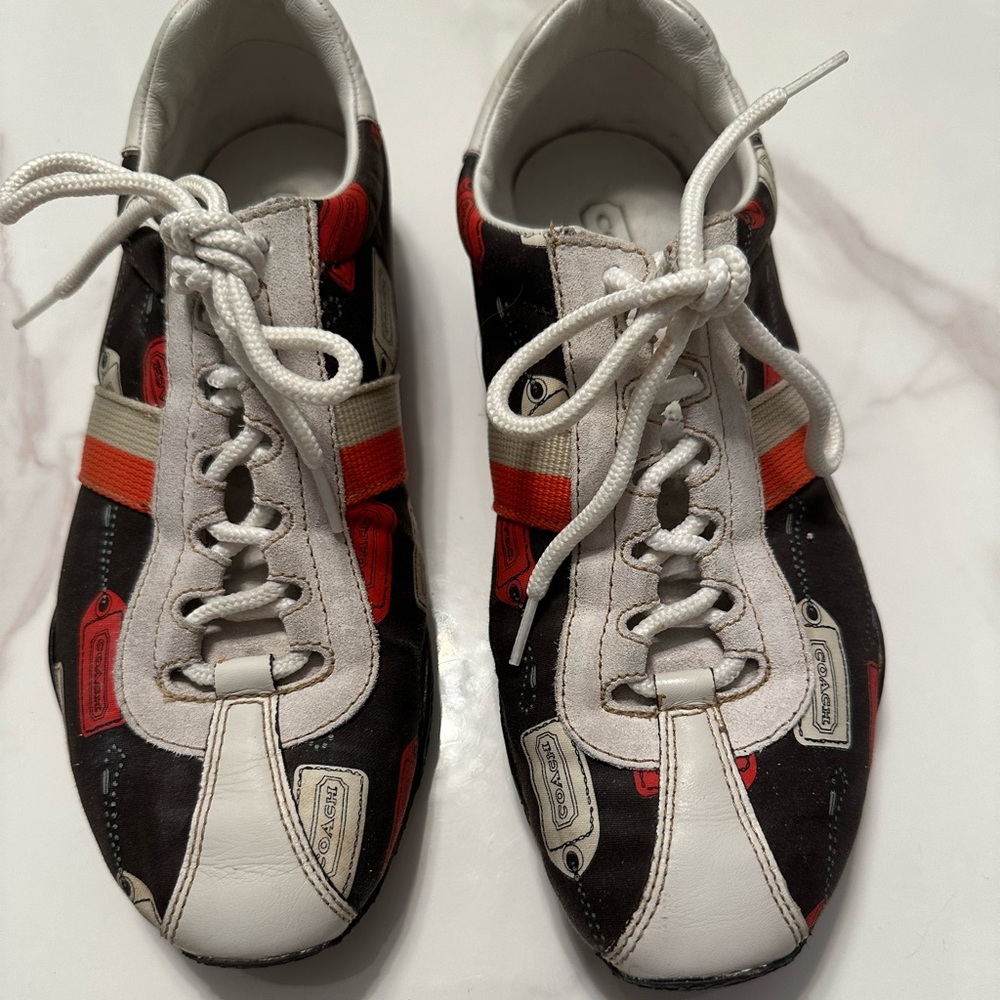 COACH SNEAKERS- LOGO LUGGAGE TAGS IN BROWN ORANGE & CREAM - size 7 1/2 M